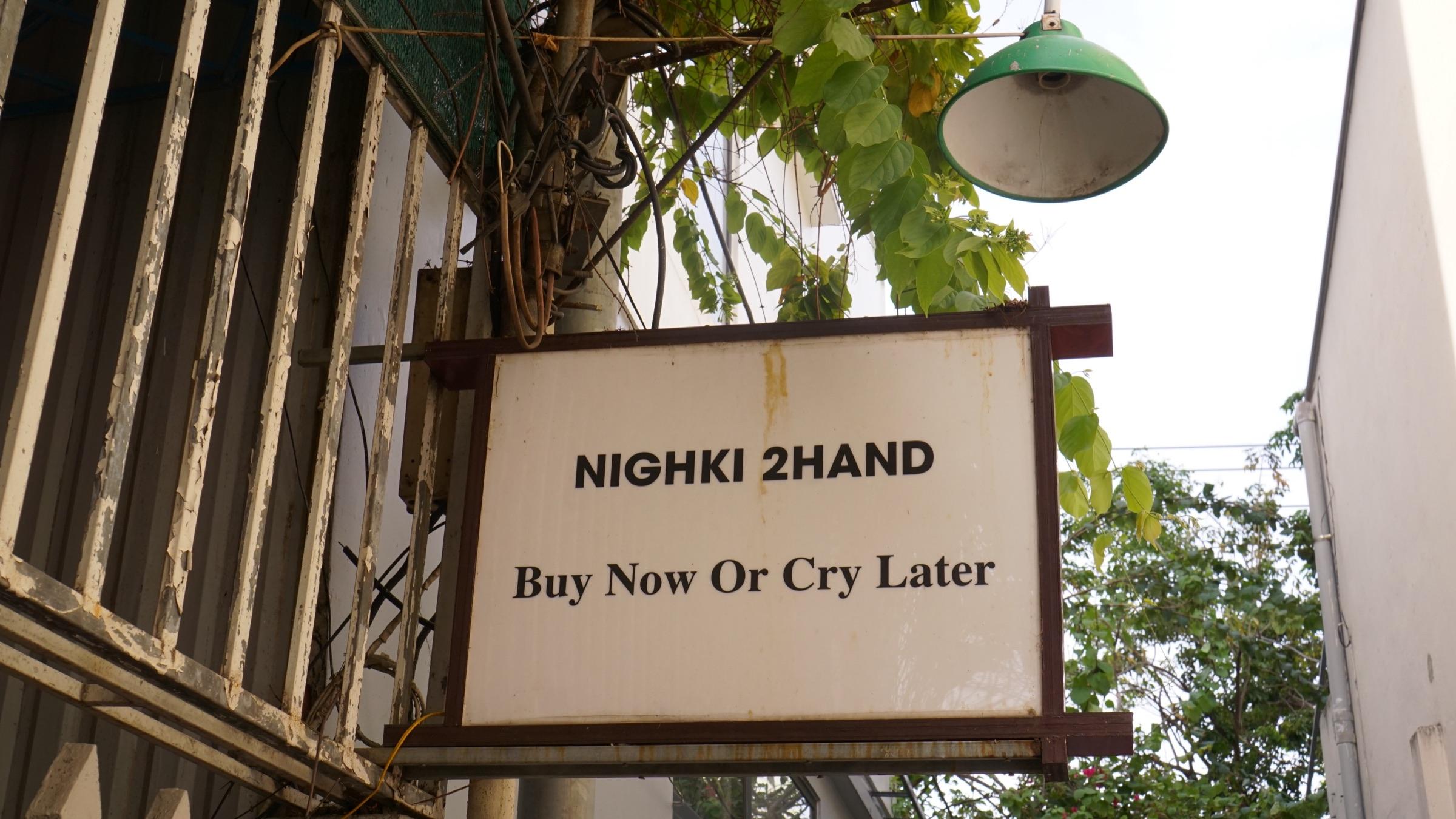 BIỂN HIỆU · THE SIGN